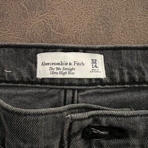 Abercrombie & Fitch Ultra High Rise Jeans